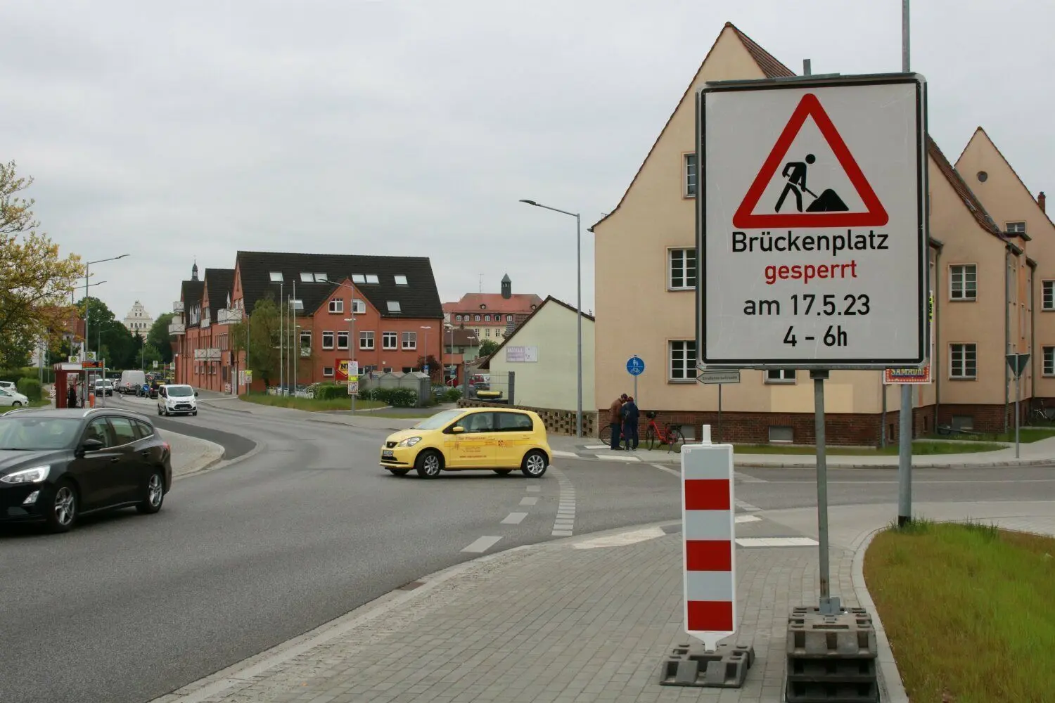Mittwochmorgen ist auch der Brückenplatz in Lübben gesperrt.