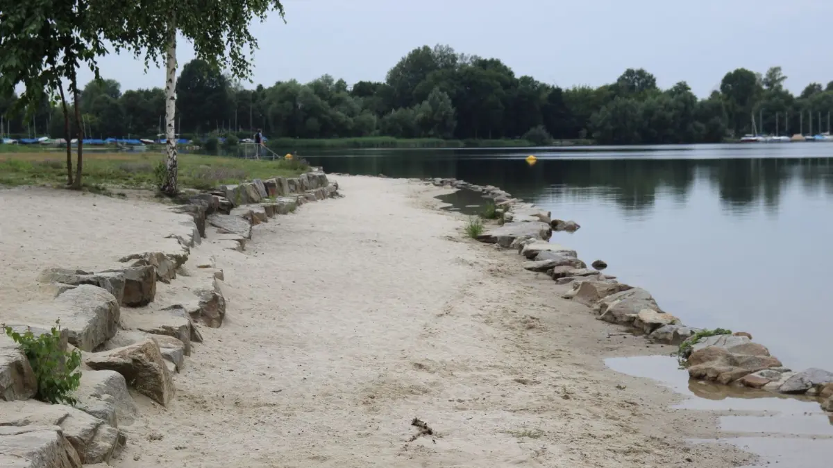 Bevor die ersten Badegäste kommen, sind die Strände, hier in Niemtsch, schon in einem Tiptop-Zustand. Dafür sorgt die Müll-Brigade des Zweckverbandes.
Bevor die ersten Badegäste kommen, sind die Strände, hier in Niemtsch, schon in einem Tiptop-Zustand. Dafür sorgt die Müll-Brigade des Zweckverbandes.
