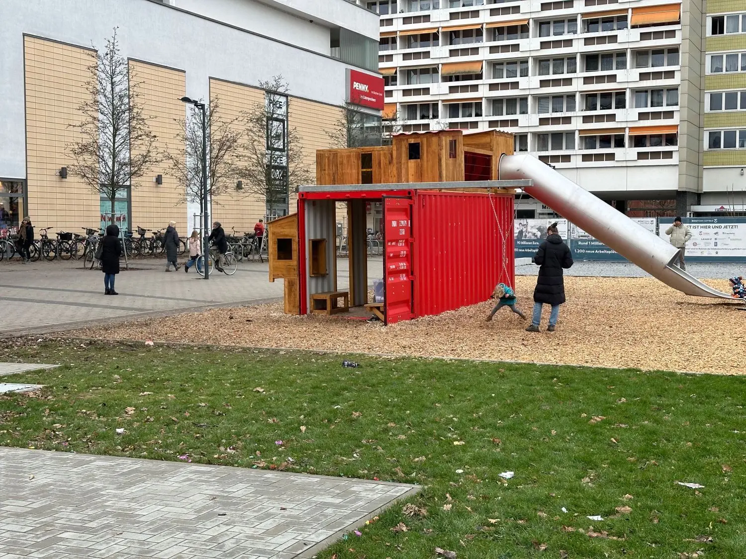 Der Spielplatz wurde Ende November 2023 eröffnet und begeistert seither Kinder und Jugendliche gleichermaßen.