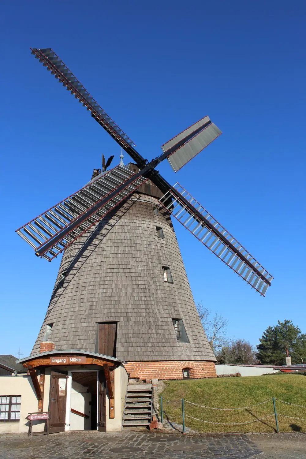Die Holländerwindmühle in Straupitz