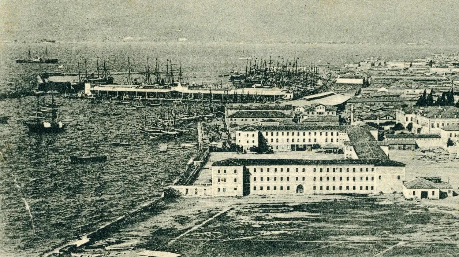 Moderne Hafenanlagen von Smyrna, Fotopostkarte um 1900