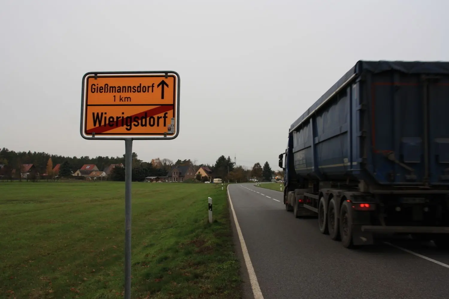Radfahrer leben gefährlich an der B 96 bei Gießmannsdorf. Das soll sich nun ändern.