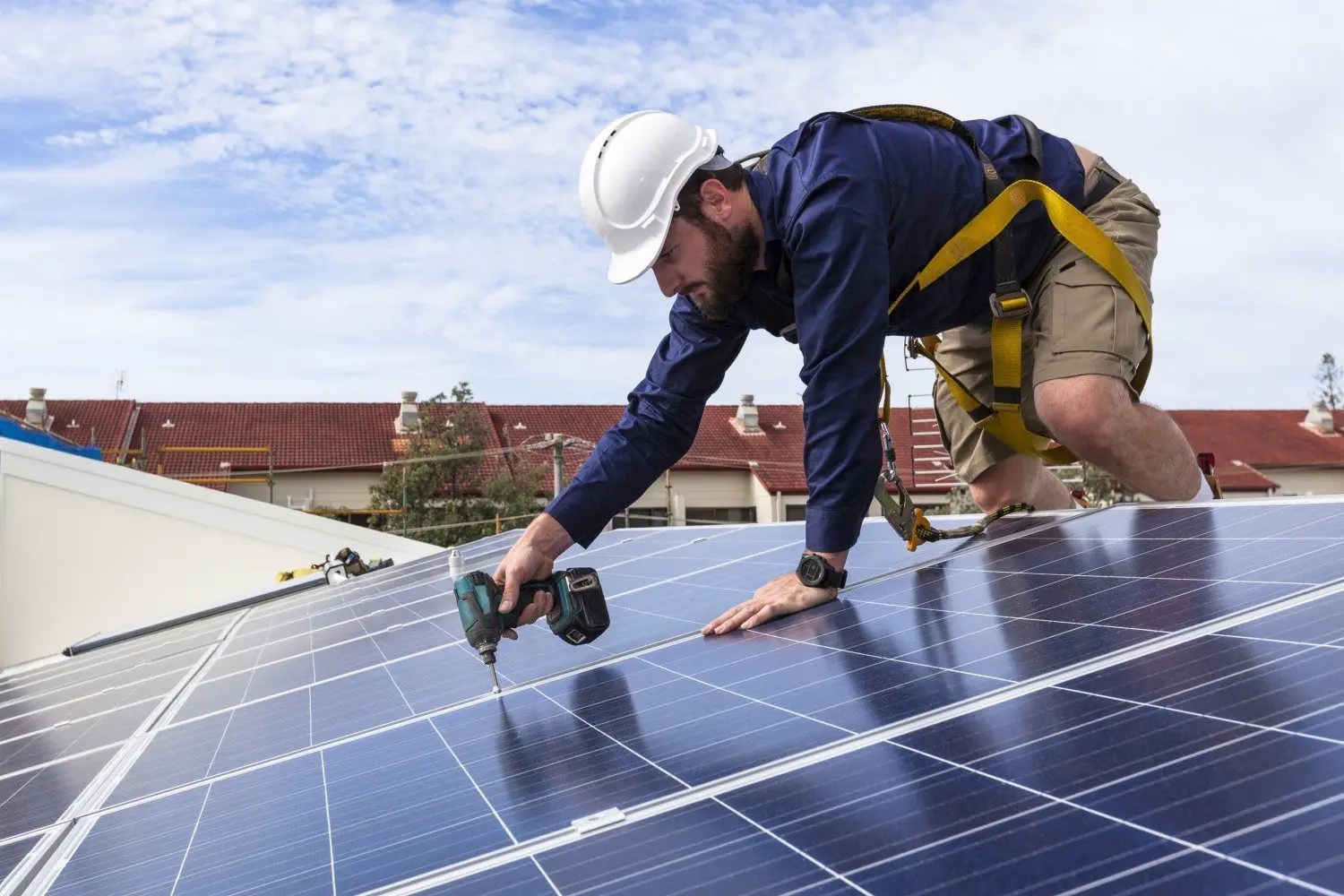 Auch Solarzellen sind derzeit schwer gefragt. Mit dem Erfolg kommen auch die Schattenseiten: Das Material wird nun ebenfalls teurer.