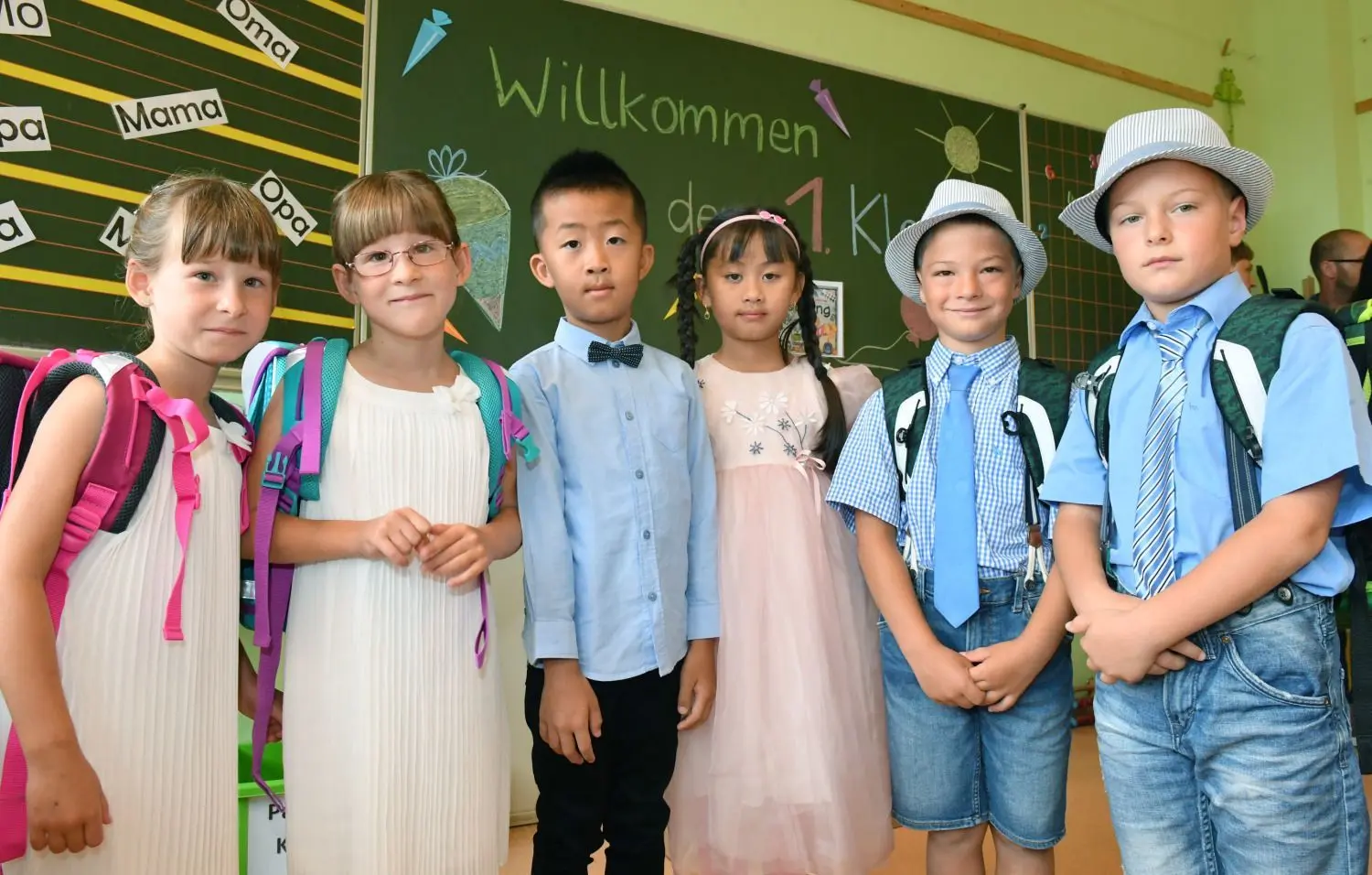In Elsterwerda-Biehla starten drei Zwillingspaare in ihr Schulleben (v.l.): Darja und Fenja Jähnigen, Bao Nam und Bao An sowie Pascal und Vincent Wille. Sie kommen aus Elsterwerda beziehungsweise aus dem Ortsteil Kraupa.