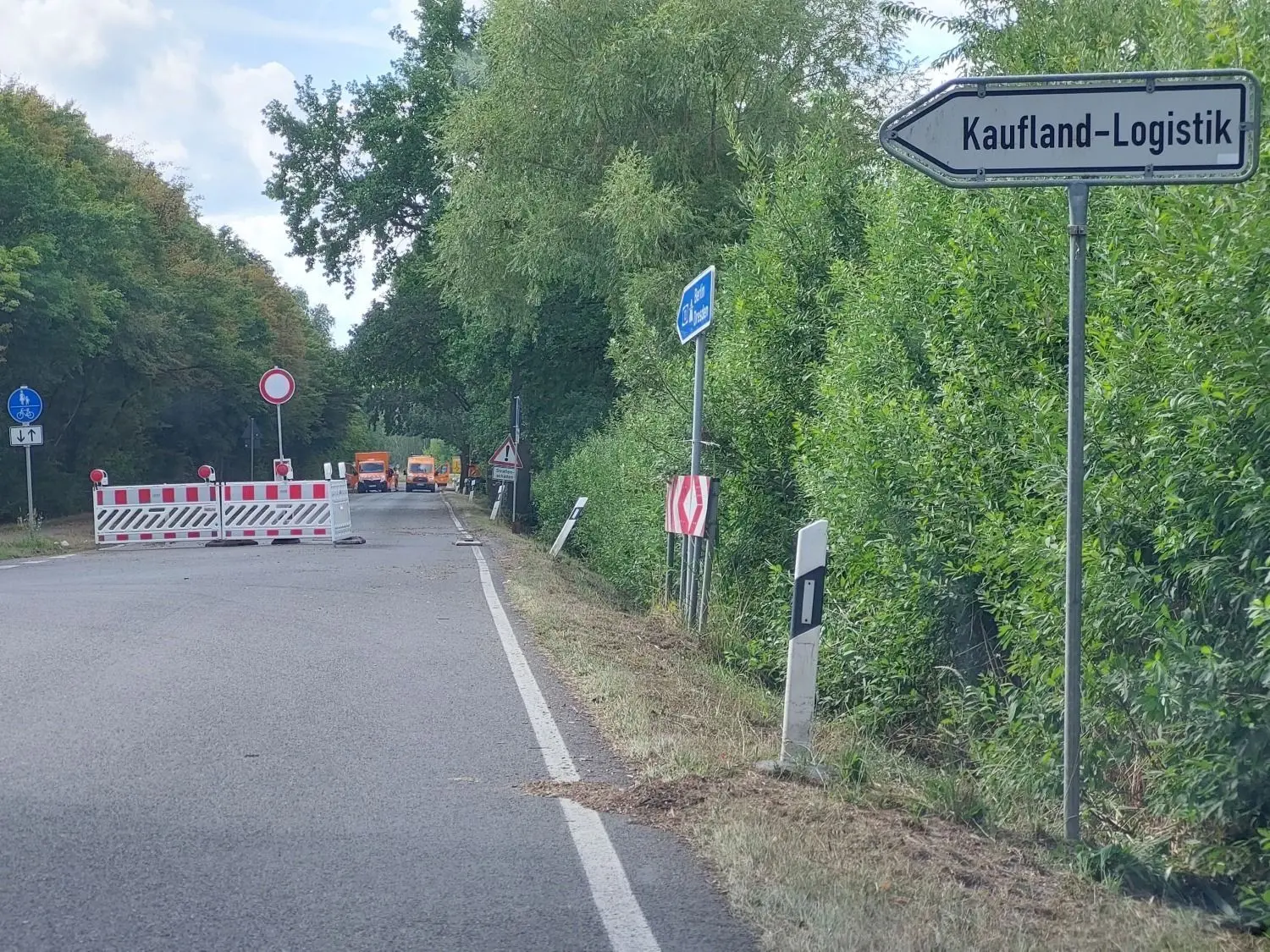 Aus Richtung Lübbenau kommend beginnt die Sperrung bereits in Höhe Neckarsulmer Straße Abzweig Kaufland Logistik auf der Lübbenauer Chaussee.