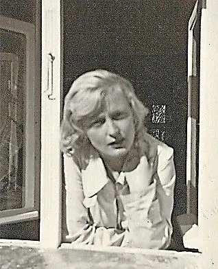 Die Schauspielerin Camilla Horn in einer Porträtaufnahme in ihrem Haus am Lübbener Weinberg. Foto: Museum Lübben
