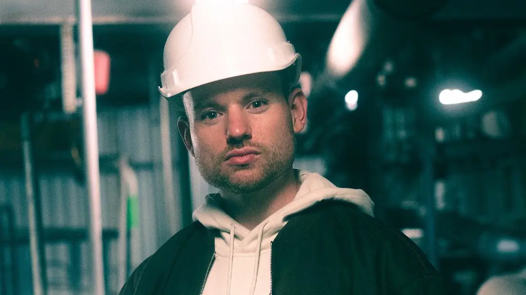Lars Katzmarek, in seiner Freizeit als Rapper Lars unterwegs, will mit seinem neuen Song und einem Video auf den Strukturwandel in der Lausitz aufmerksam machen.