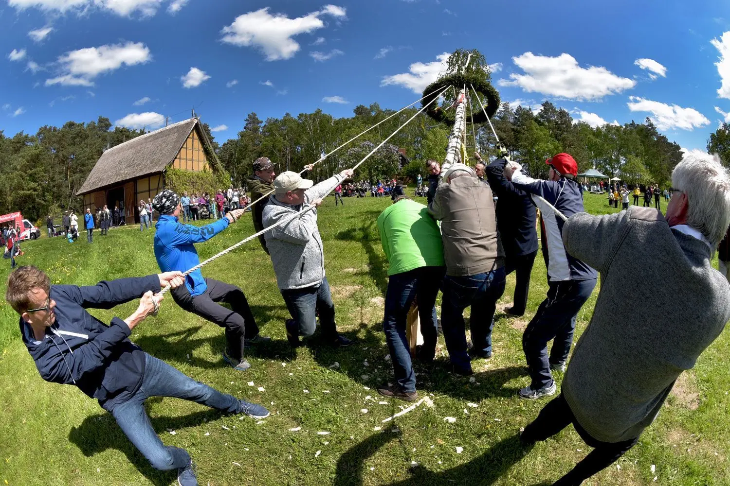 Die Interessengemeinschaft will in diesem Jahr Traditionen wie das Maifest auf dem Höllberghof wiederbeleben. (