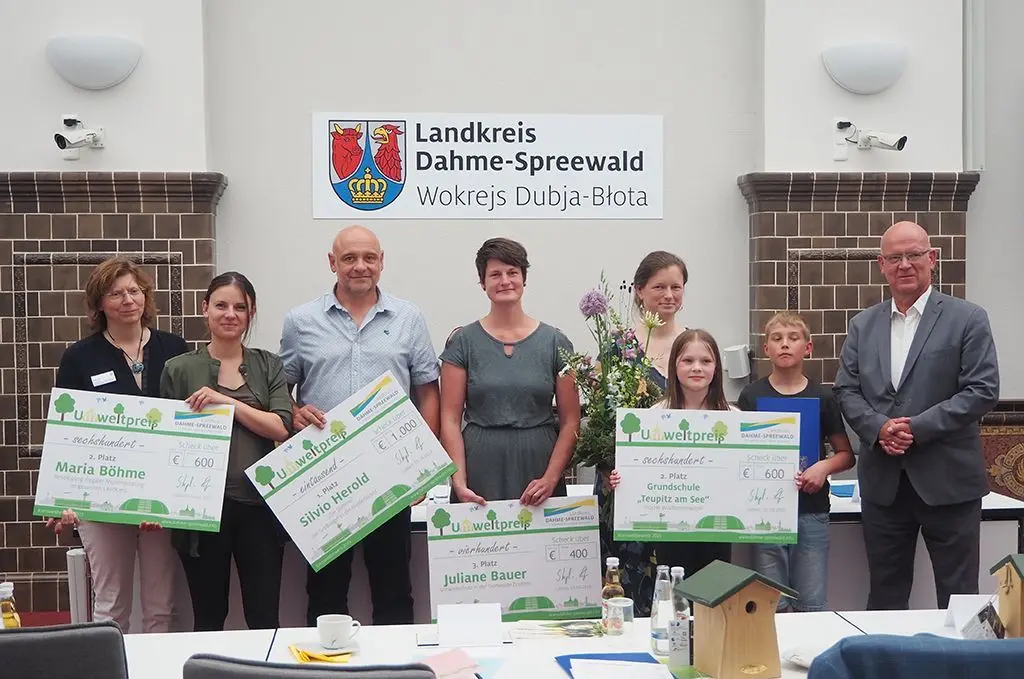 Den Umweltpreis des Landkreises Dahme-Spreewald erhielten in diesem Jahr vier Preisträger. Unter ihnen war auch Silvio Herold (3.v.l.).