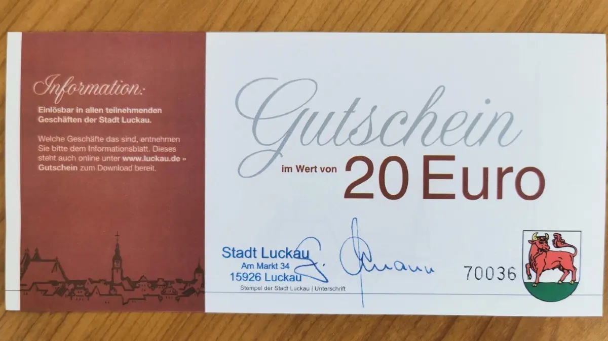 So muss der Luckau-Gutschein aussehen und ein Wasserzeichen besitzen.
Es gibt den Gutschein in Stückelungen von fünf, zehn und 20 Euro.