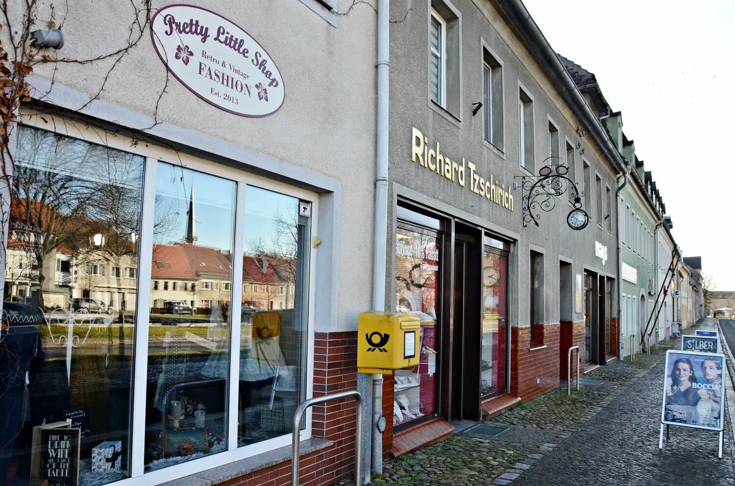 Hauptstraße Doberlug mit Boutique, Schmuckgeschäft, Mags und Bäckerei - waren Ziel der Einbrecher.