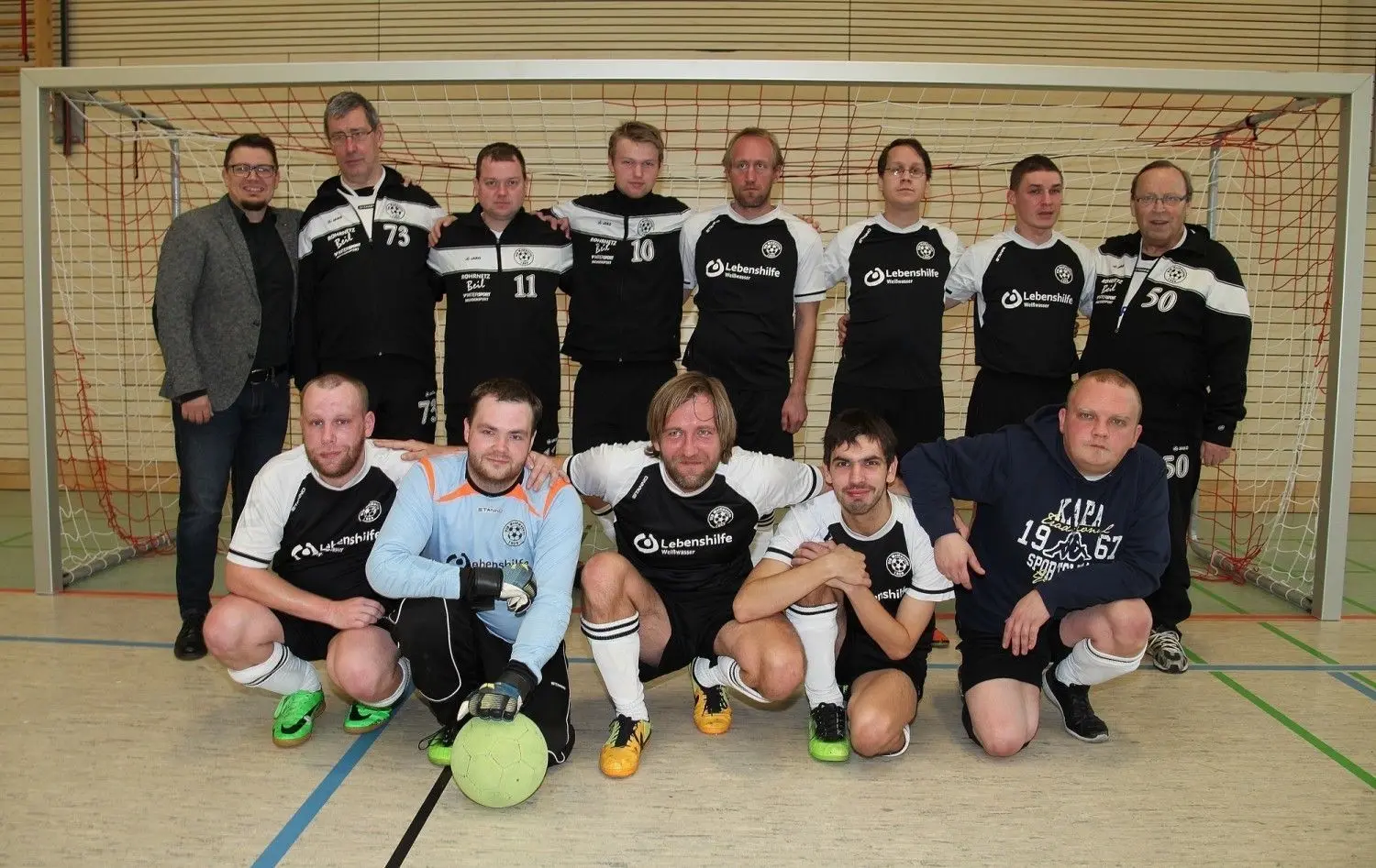 Team Weißwasser: hintere Reihe (v.l.n.r.): Betreuer Sascha Melcher, Mathias Bräunlich, Enrico Kalkreuter, Phillip Wagenitz, Marcel Knobelsdorf, Marco Gröger, Marcel Schenk und Trainer Bernd Höhne;Vordere Reihe (v.l.n.r.): Roy Förster, Sebastian Prohl, Da