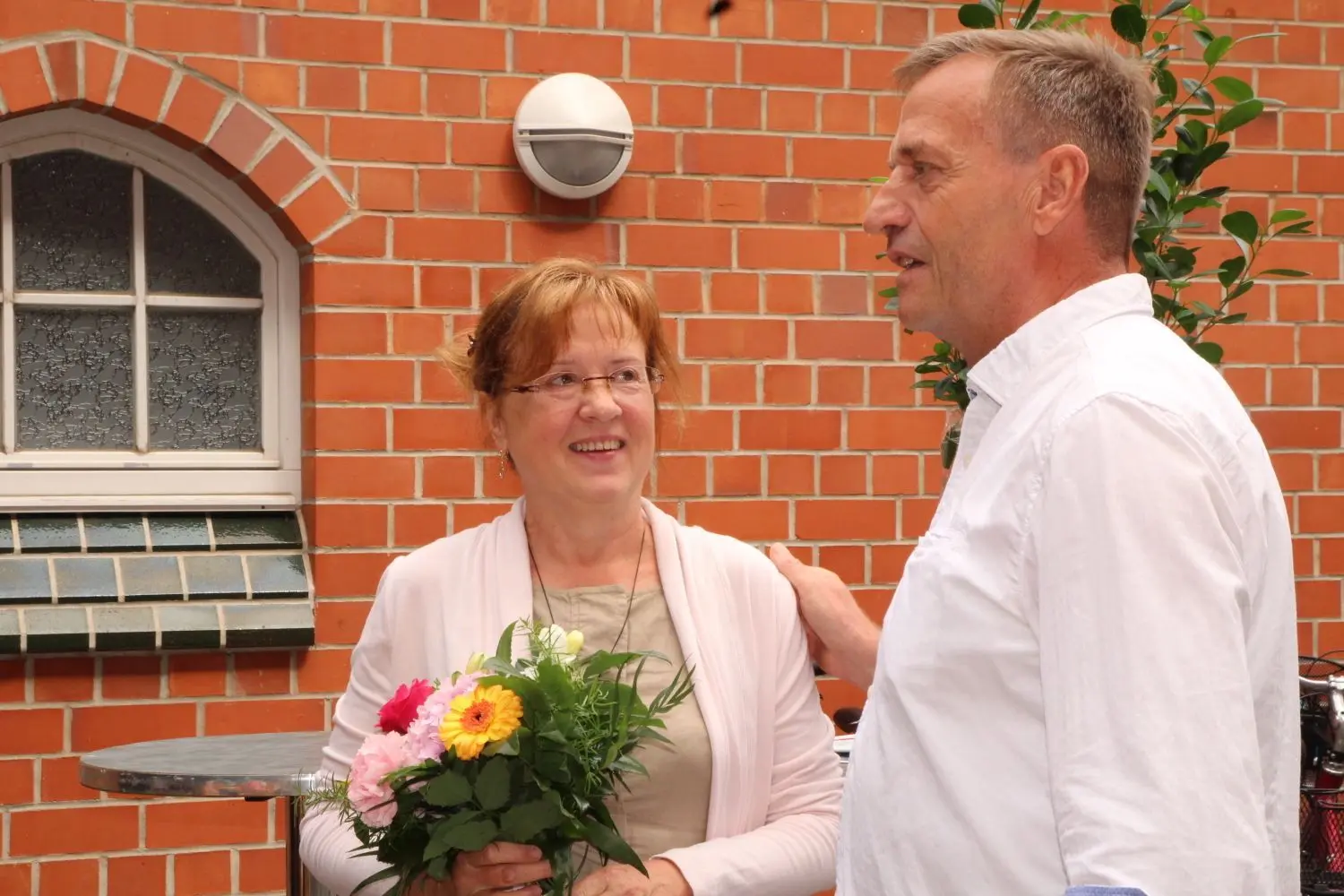 Ganz offiziell ist jetzt der Wechsel an der Spitze der BOS: Die langjährige Schulleiterin Kerstin Berger geht in den Ruhestand, ihr Stellvertreter Roland Wolter rückt auf.