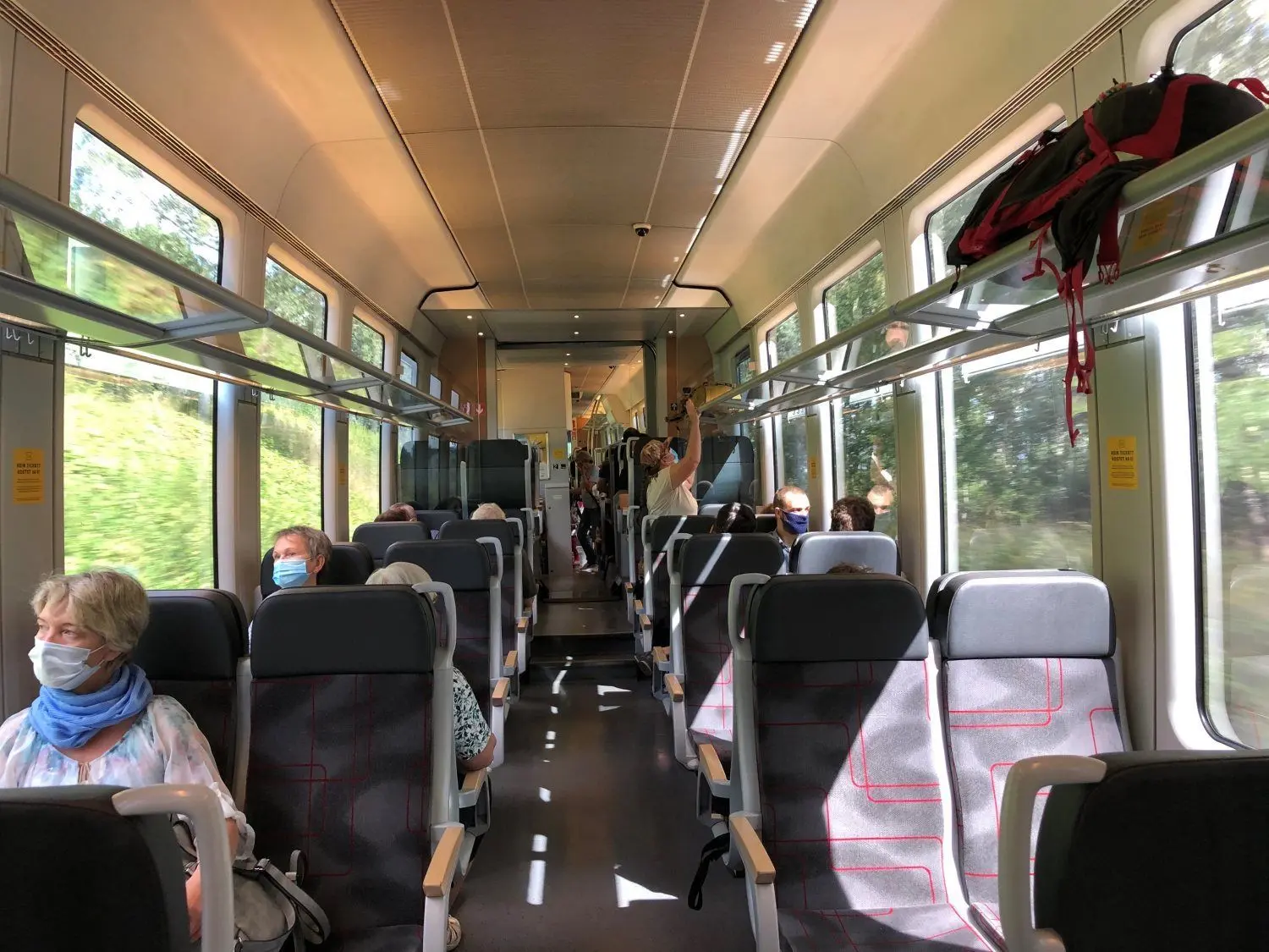 Spätestens ab Kamenz leert sich die Seenlandbahn. Der Corona-Sicherheitsabstand kann wieder eingehalten werden,