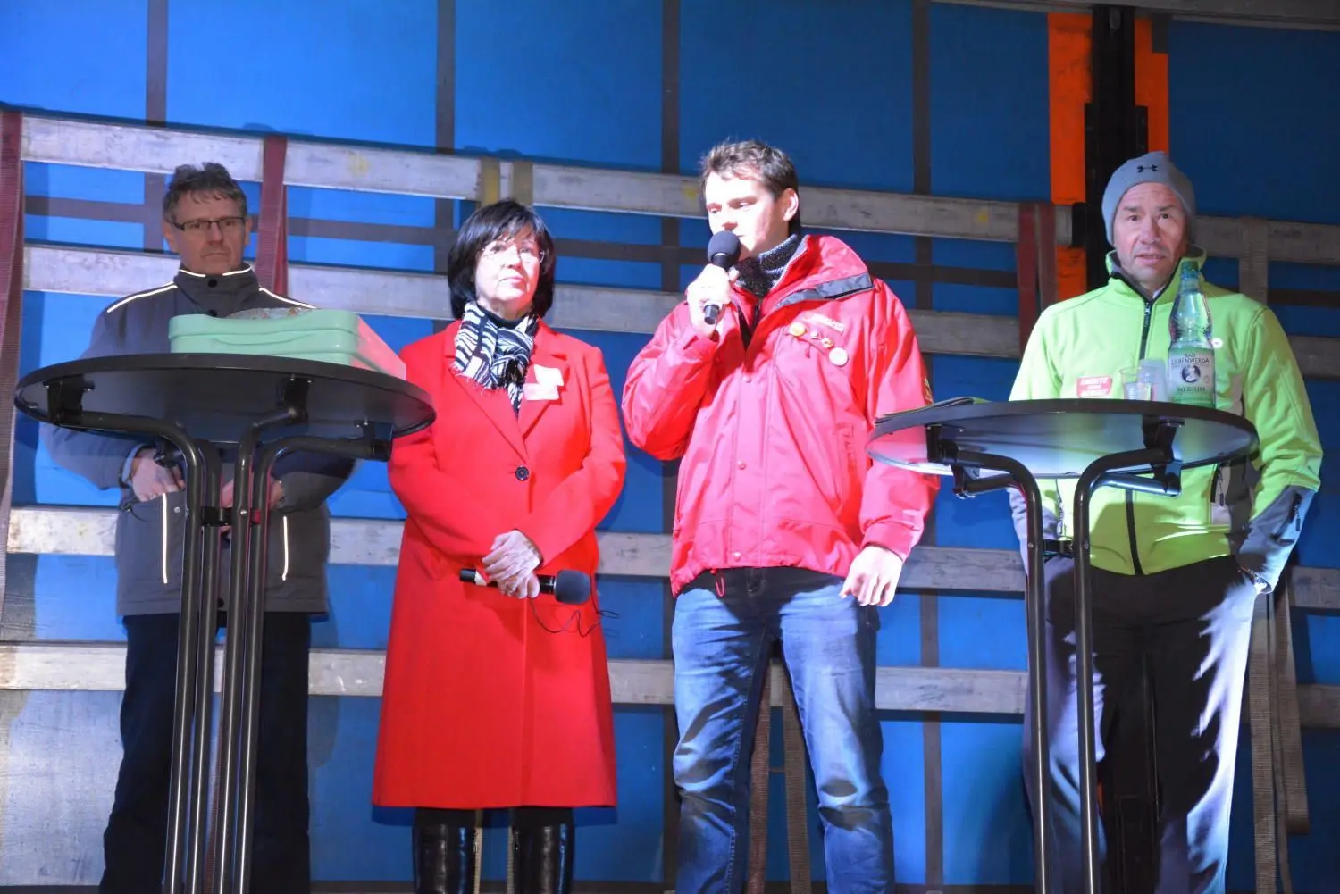Leag-Chef Helmar Rendez (r.), Philipp Zirzow (IGBCE), Christine Herntier (Bürgermeisterin von Spremberg) und Uwe Teubner (Betriebsrat) forderten ein Nein zur Gewalt und ein Festhalten am geschlossenen Kohlekompromiss.