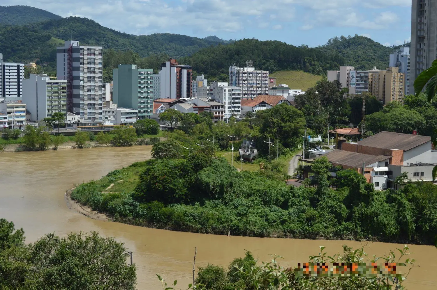 Der im 19. Jahrhundert von deutschen Siedlern gegründete Ort Blumenau ist heute eine Großstadt. Dort wird das Jugendblasorchester Plessa beim Oktoberfest spielen.