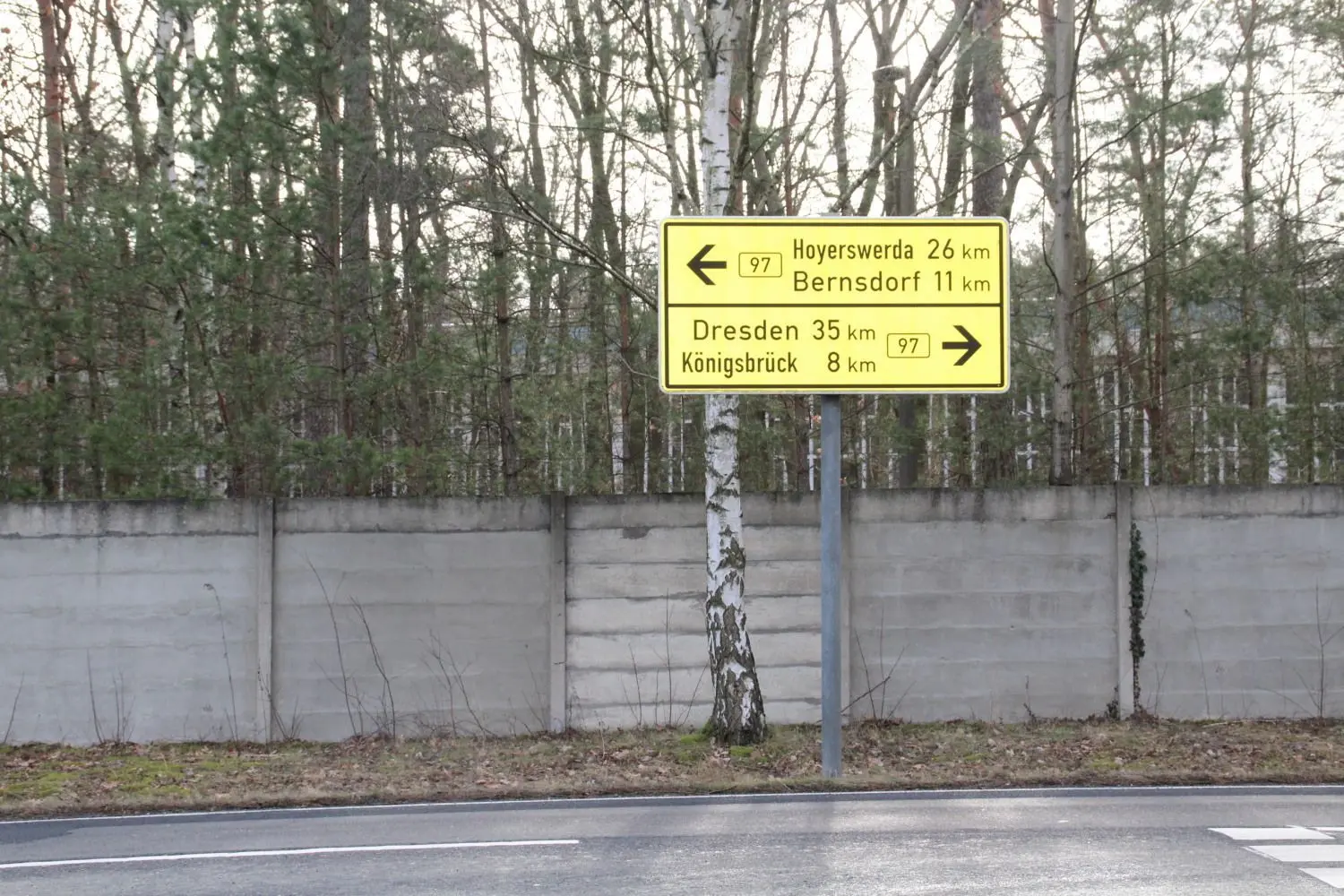 Vier Ortschaften entlang der B 97 bündeln ihre Kräfte bei der Wirtschaftsförderung. Bernsdorf, Königsbrück, Schwepnitz und Laußnitz wollen vom Speckgürtel um Dresden profitieren.