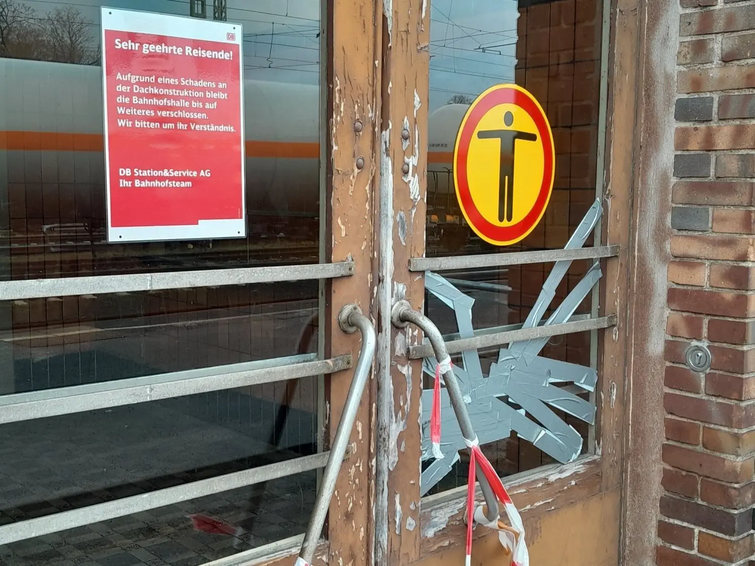 Ärgernis Gubener Bahnhof: Wird sich an seinem Zustand 2024 etwas ändern?