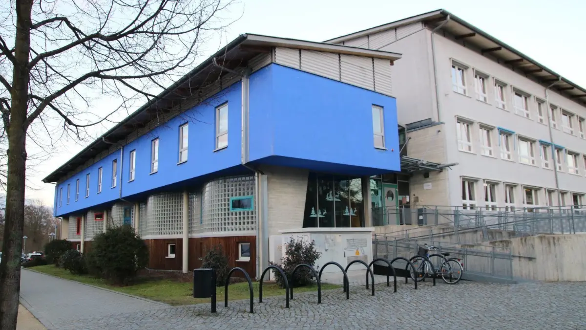 Die Spreewaldschule in Lübben ist mit vier Klassen pro Jahrgang gut gefüllt. Mit teilweise fünf Klassen pro Jahrgang ist die Kapazität jedoch überschritten.
Die Spreewaldschule in Lübben ist mit vier Klassen pro Jahrgang gut gefüllt. Mit teilweise fünf Klassen pro Jahrgang ist die Kapazität jedoch überschritten.