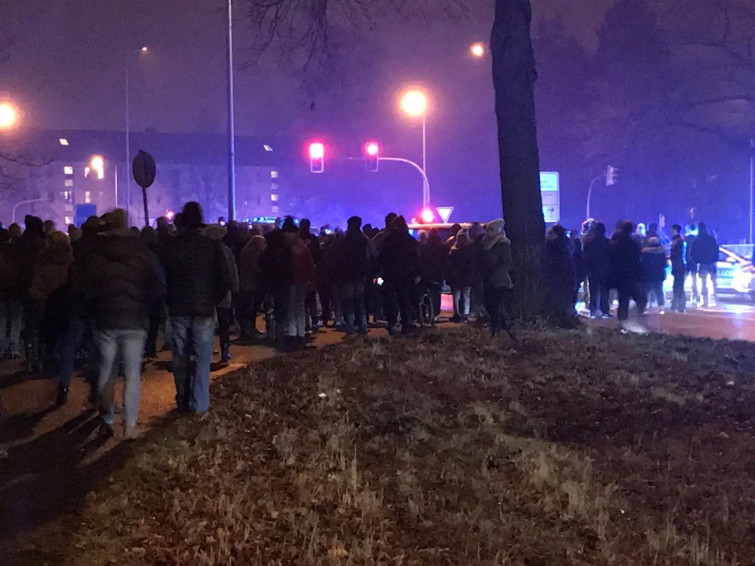  Der sogenannte Spaziergang der Gegner der Corona-Maßnahmen vor der Spremberger Brücke in Hoyerswerda.