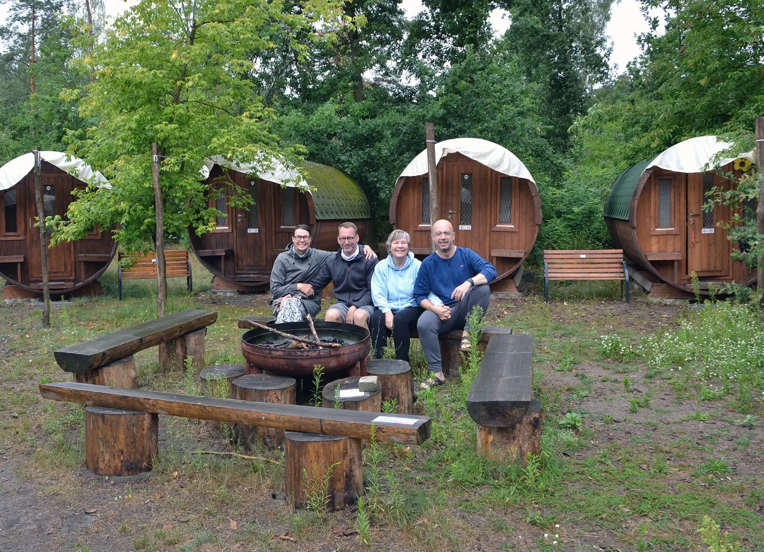 Gemeinsam mit Jeannine und Torsten Nitschke wollen sich Susen Brausewetter und Steffen Zeise ein erholsames Wochenende am Deulowitzer See machen.
