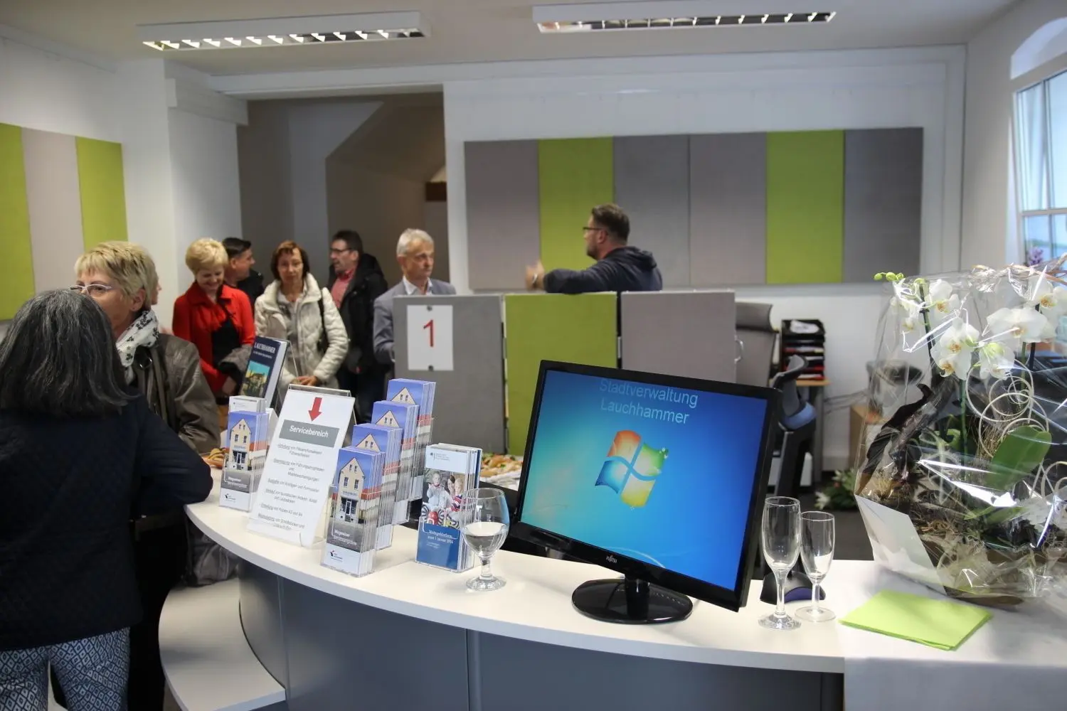 Seit Anfang Mai ist das neue Bürgerbüro in Lauchhammer-Mitte eröffnet. Von außen wirkt es klein, innen präsentiert es sich sehr geräumig.