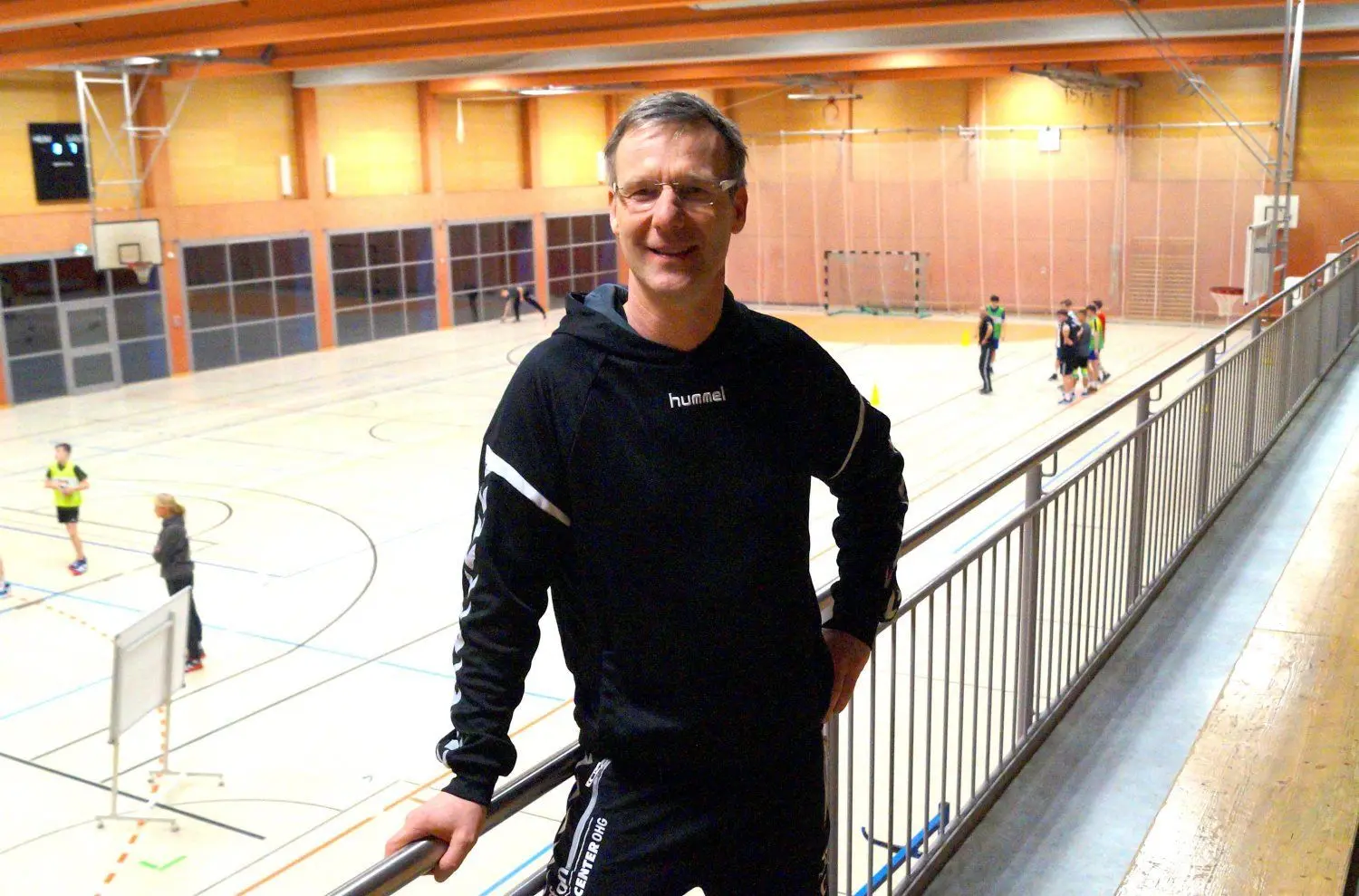 Die Heimhalle des Trainers: Mirko Wolschke (50) im Lübbener „Blauen Wunder“.