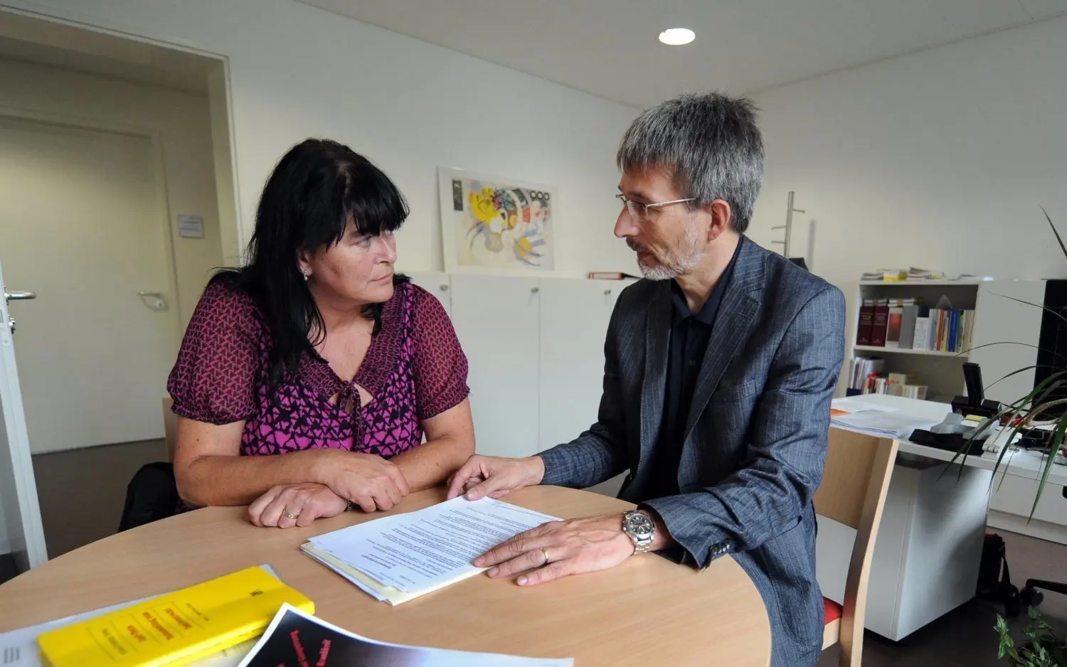 Persönlich, individuell und unter dem Siegel der Verschwiegenheit laufen Beratungsgespräche bei der Caritas ab. (Symbolfoto)