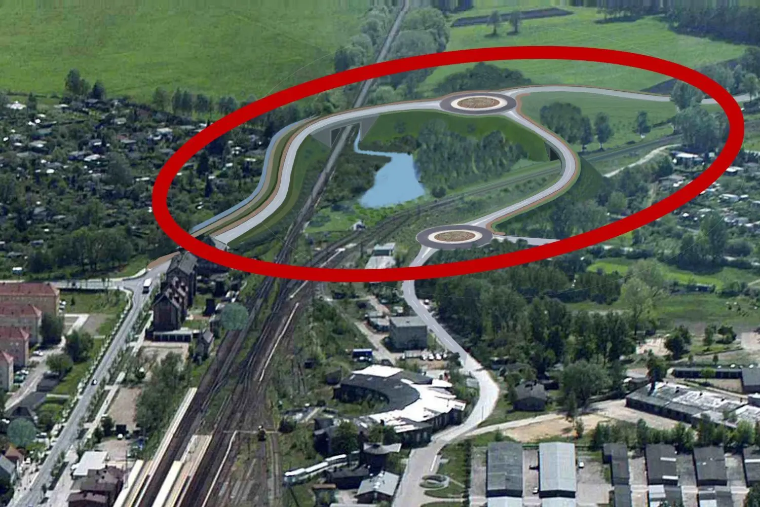 Im roten Kreis liegt der von den Planern so genannte "Südkopf" am Ortsausgang von Lübbenau Richtung Boblitz mit zwei Kreisverkehren und zwei Gleisüberführungen. Am unteren Bildrand ist ganz links die jetzige L 49 (Bahnhofstraße) zu erkennen, in der Mitte die Güterbahnhofstraße, die zur neuen L 49 ausgebaut werden soll. Sie mündet in den so genannten „Nordkopf“. Dort fließt der Verkehr über einen weiteren Kreisel in die Neustadt beziehungsweise durch eine Gleisunterführung in Richtung Lübben.