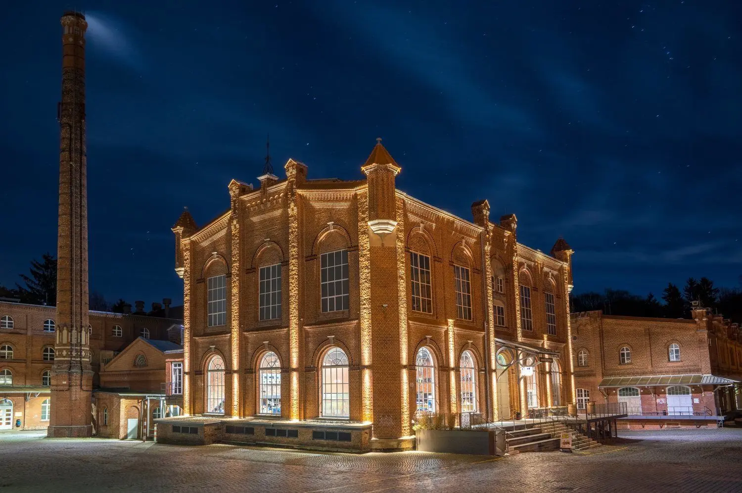 Das Maschinenhaus der Landskron Brau-Manufaktur stand viele Jahre leer. Nun ist es das neue Besucherzentrum. Allerdings ist es im Moment auch für Gäste geschlossen.