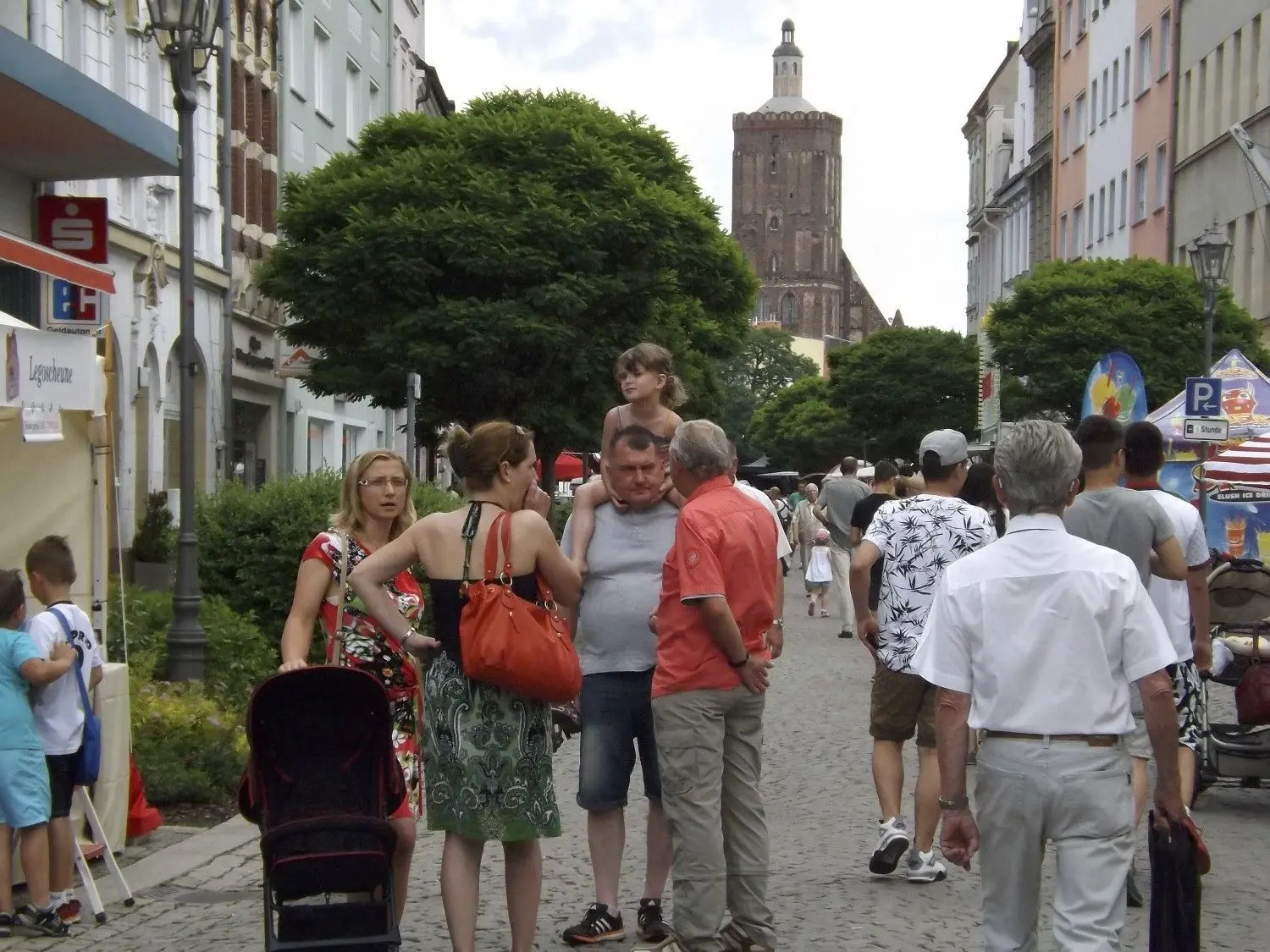 Möglichst viel Leben in der Innenstadt wie hier während eines Frühlingsfestes wünschen sich die Händler der Gubener Altstadt.