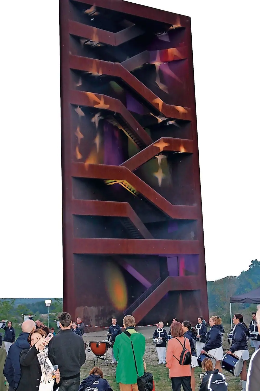 Zehn Jahre ist der Aussichtsturm „Rostiger Nagel“ am noch nicht schiffbaren Sornoer Kanal zwischen Sedlitzer und Geierswalder See jetzt alt.