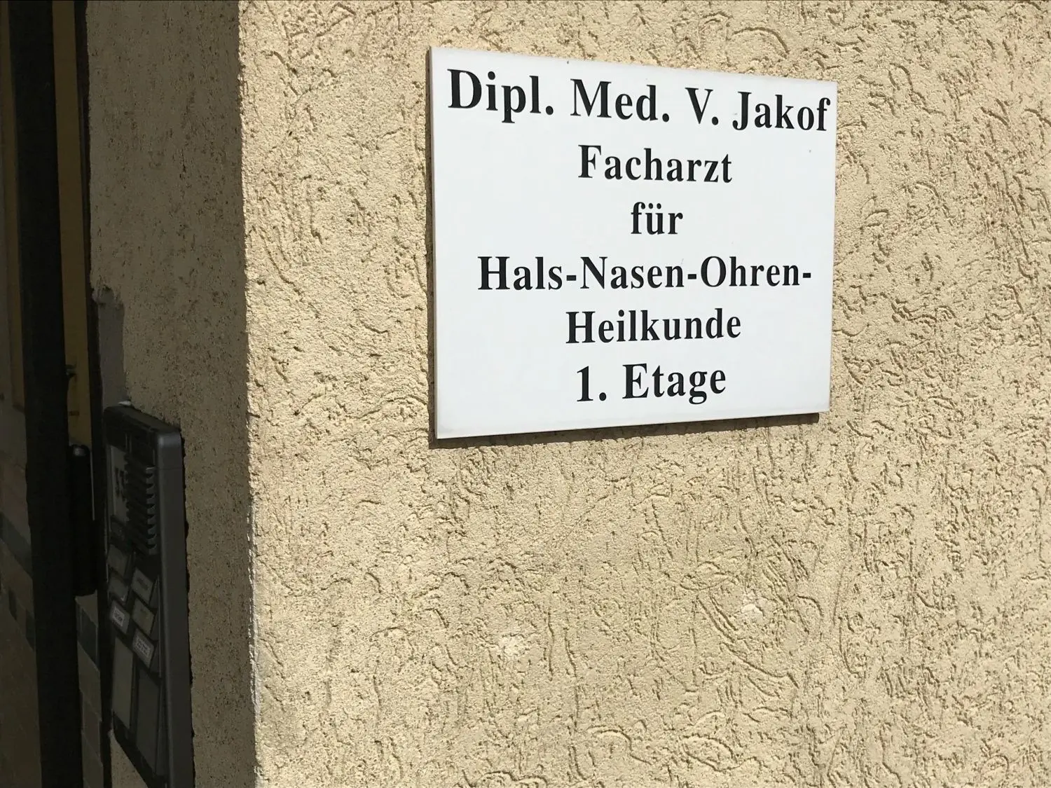 Die einzig in Senftenberg verbliebene HNO-Praxis befindet sich in der Bahnhofstraße 33A.