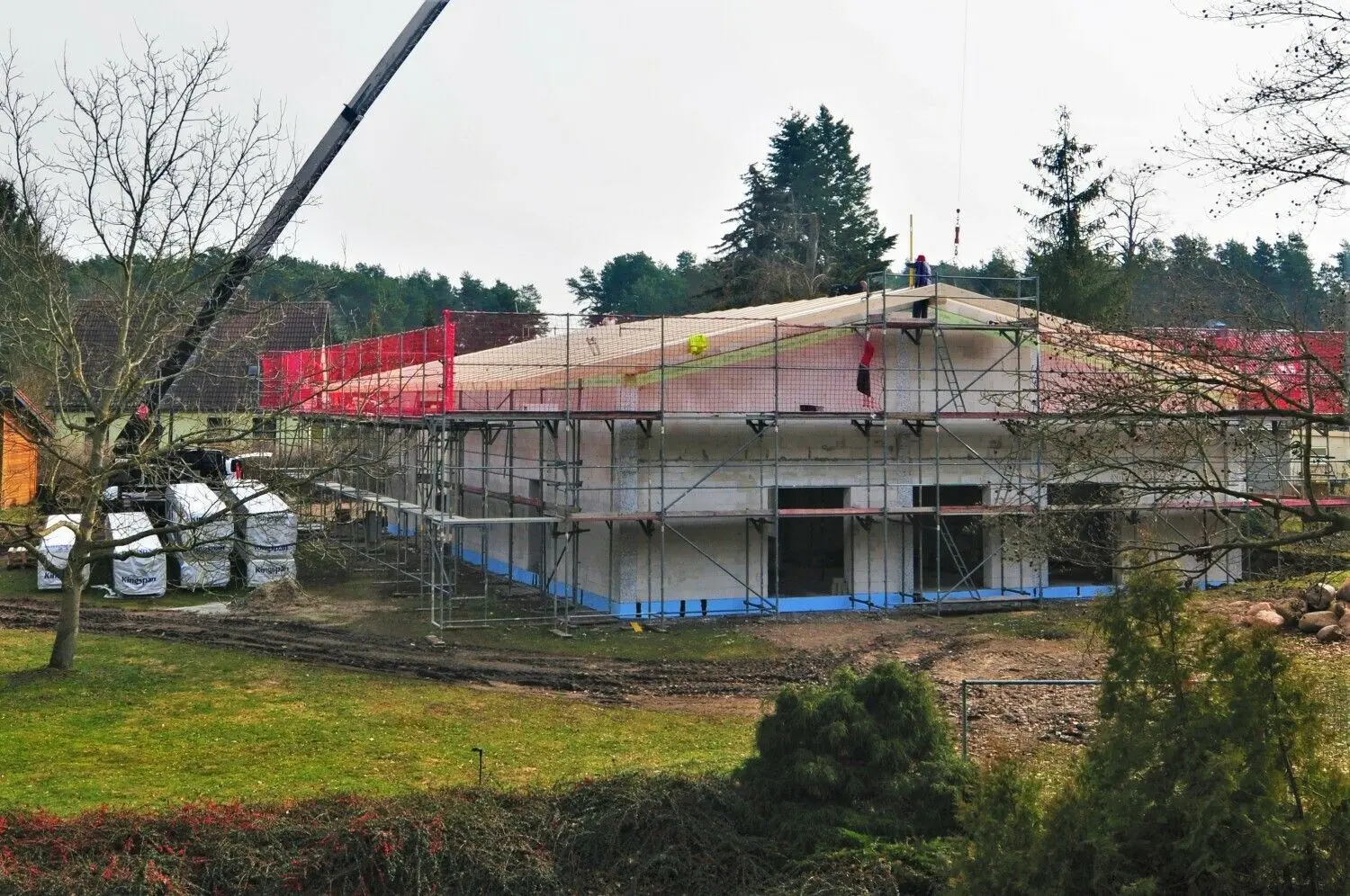 Auf 400 Quadratmetern entsteht in Jerischke derzeit ein Weinkeller. Bislang verfügt in Brandenburg keiner der knapp 40 aktiven Winzer über einen eigenen Weinkeller. Im Gebäude soll zudem eine Vinothek entstehen.