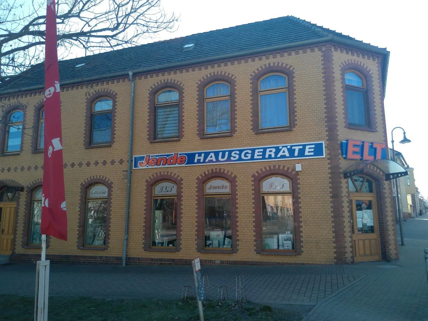 Der Elektrofachmarkt von Knut Jende in Calau setzt auch auf Serviceleistungen und Reparaturen außer Haus. So ist er flexibler, was Terminvergaben anbelangt.