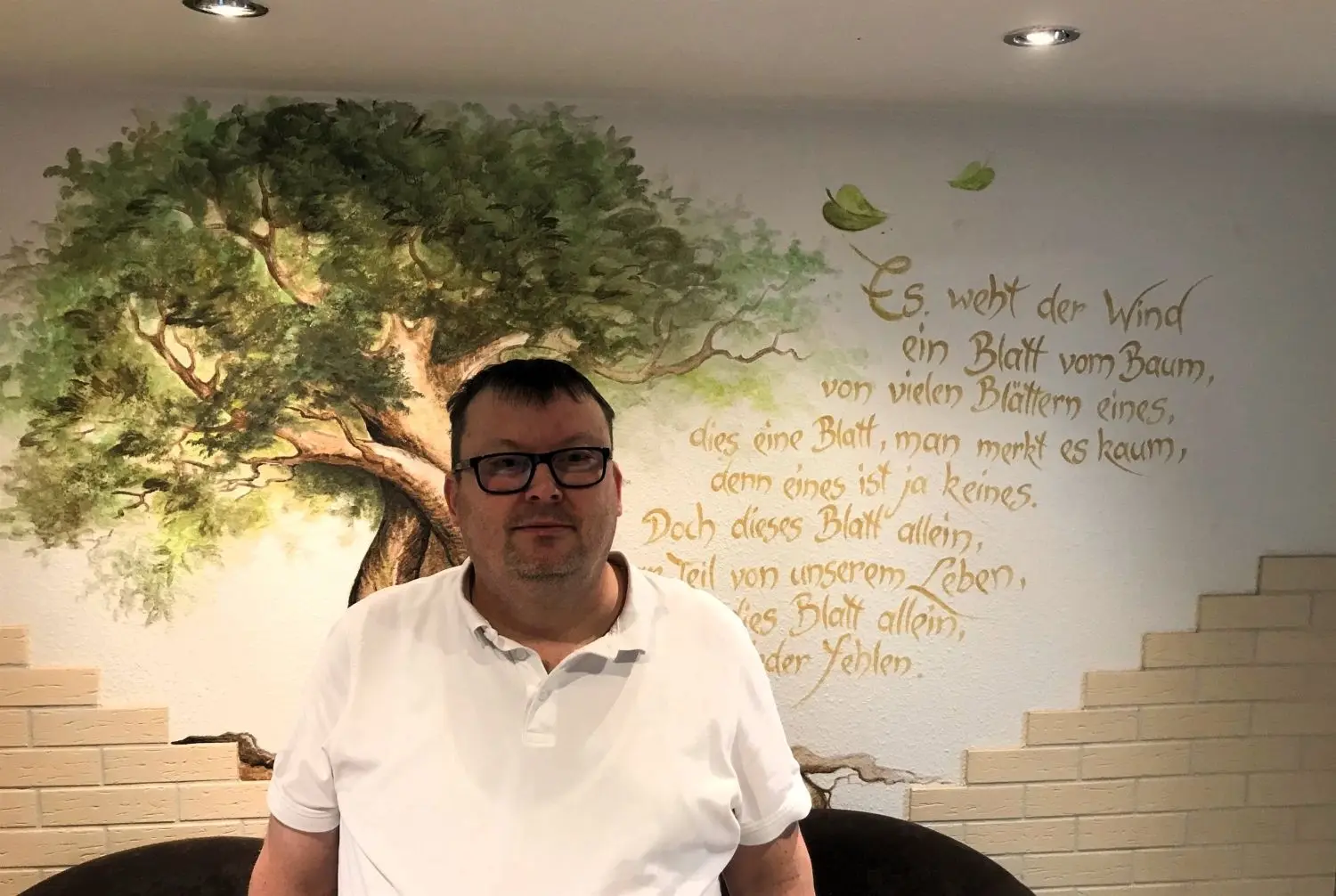 Gemeinsam mit seinem Bruder Enrico führt Ronny Barz das Bestattungsunternehmen, das ihr Vater gegründet hat, weiter.