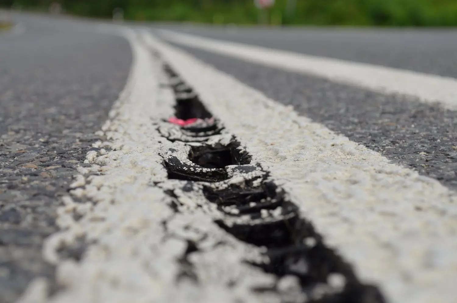 Jetzt müssen die Schadstellen auf rund 80 Metern Länge instandgesetzt werden. Zunächst stehen jedoch Planungen und Belastungstests an.