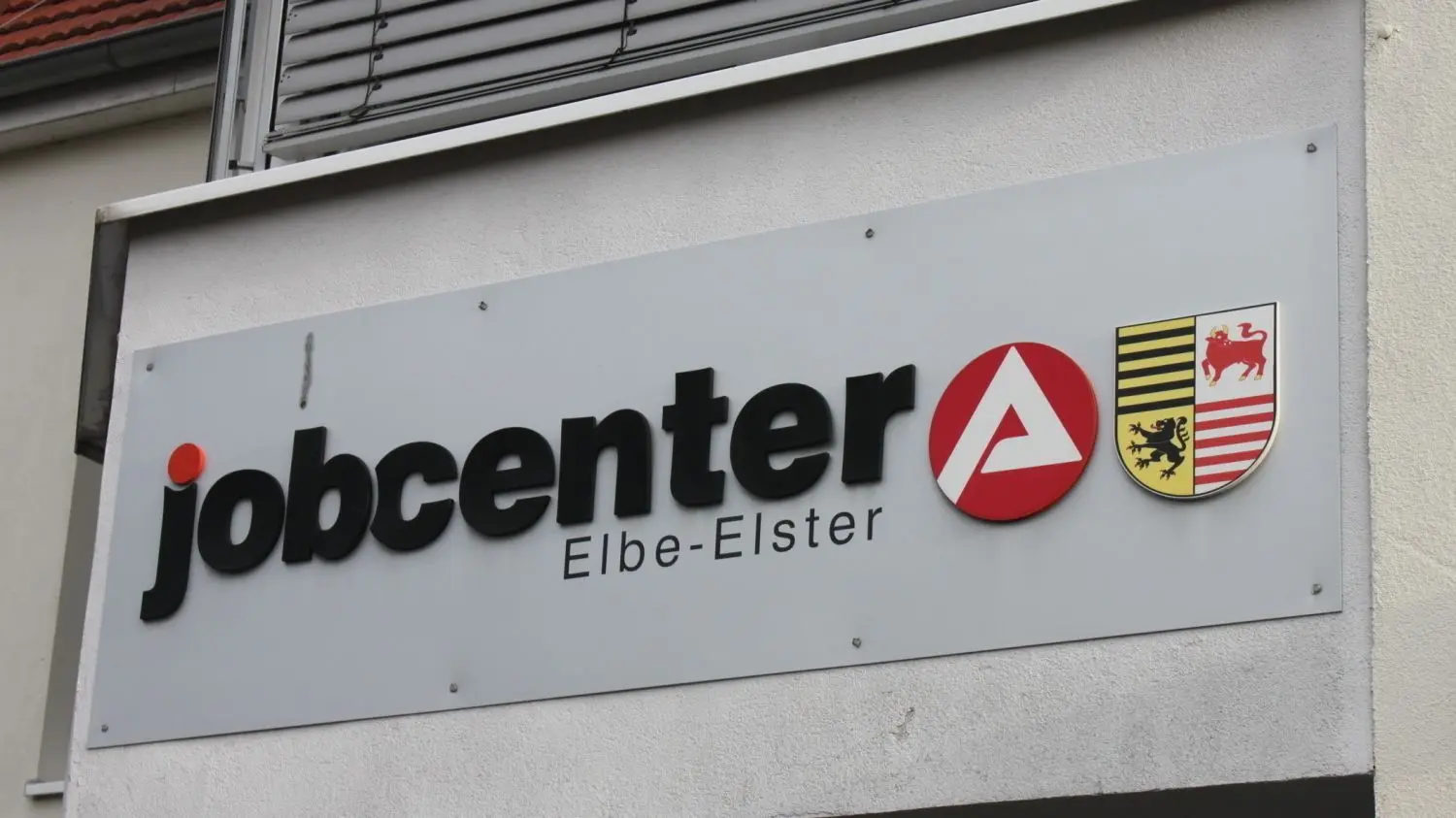 Am Eingang des Jobcenters in der Lugstraße in Herzberg dürfte bald auch der Schriftzug der Arbeitsagentur zu finden sein.