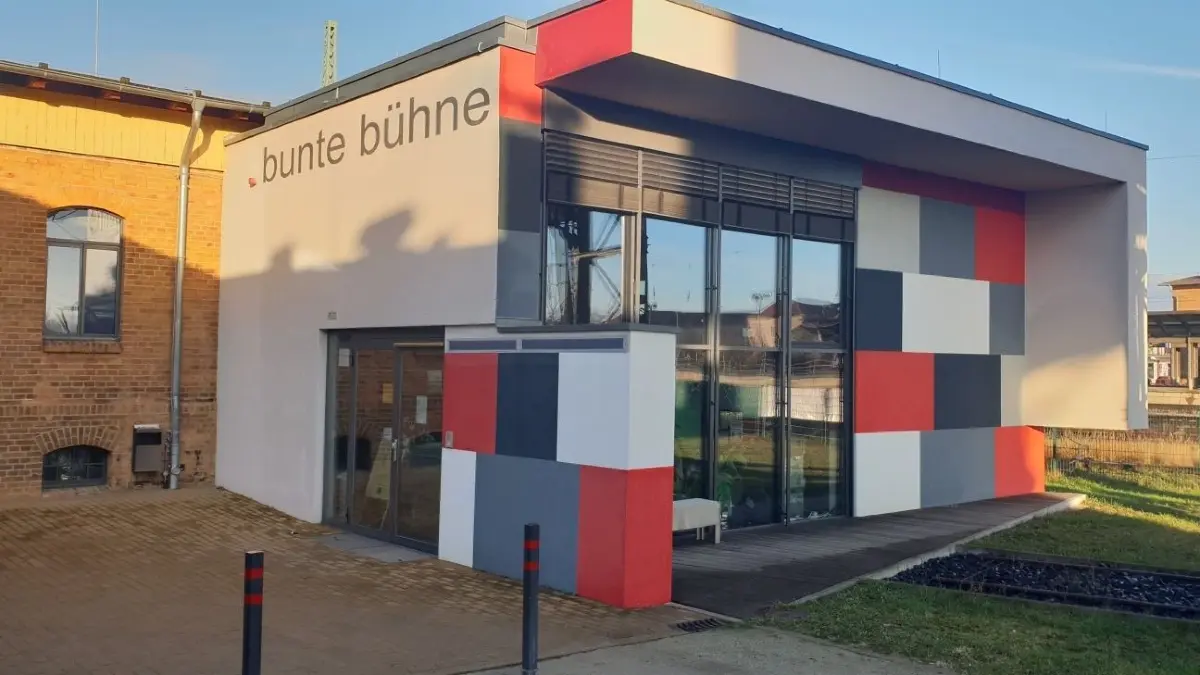 Die Bunte Bühne bleibt coronabedingt geschlossen, die neue Produktion, Pension Spreewald, Teil 6, kann dennoch angeschaut werden - im Internet.