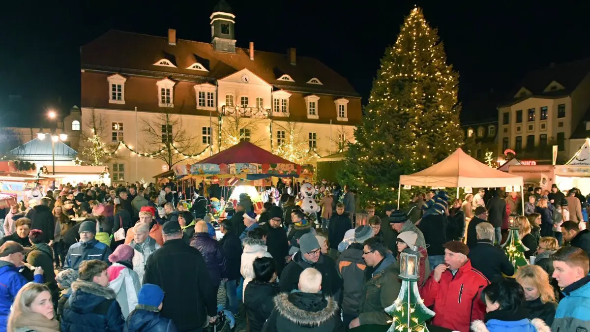 Sturm auf den Weihnachtsmarkt Bad Liebenwerda
-
Sturm auf den Weihnachtsmarkt Bad Liebenwerda
-