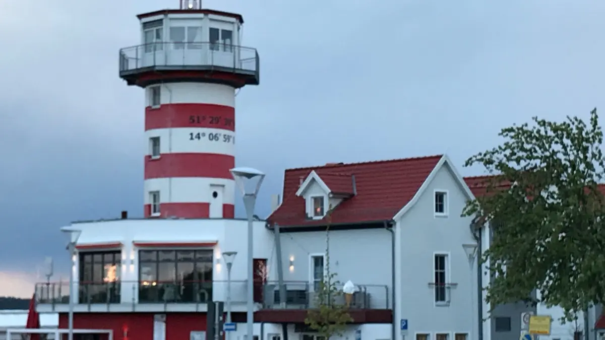 Ein rätselhaftes Phänomen hält die Leuchtturm-Mannschaft von Anfang an in Atem. Die Ursache konnte bis heute noch nicht in Gänze festgestellt werden.