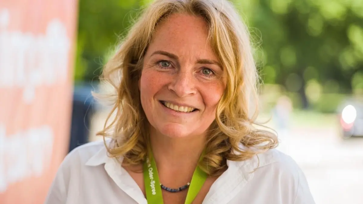 How does that work? This is how the wife of one district administrator ...