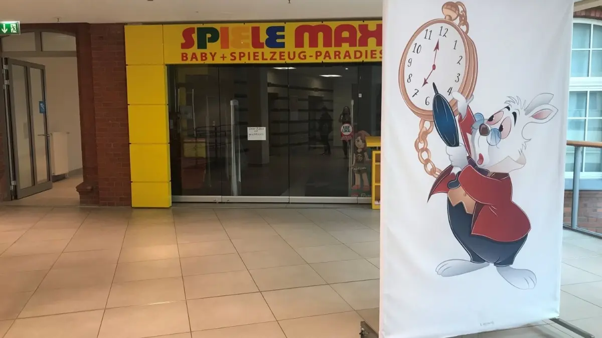 Die Spiele–Max–Filiale im Blechen–Carré in Cottbus ist seit Ende 2023 geschlossen.
Die Spiele-Max-Filiale im Blechen-Carré in Cottbus ist seit Ende 2023 geschlossen.