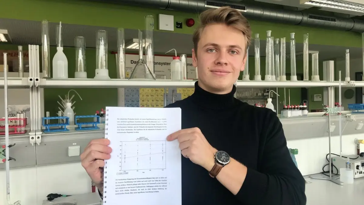 Krzysztof Janota vom Max–Steenbeck–Gymnasium in Cottbus hat untersucht, wie sich die Konzentration durch Bewegung verbessern lässt. Das bringt ihm den Regionalsieg bei „Jugend forscht“ und Ideen, optimierter zu lernen.
Krzysztof Janota vom Max-Steenbeck-Gymnasium in Cottbus hat untersucht, ob sich die Konzentration durch Bewegung verbessern lässt. Das bringt ihm den Regionalsieg bei "Jugend forscht" und Ideen, optimierter zu lernen.