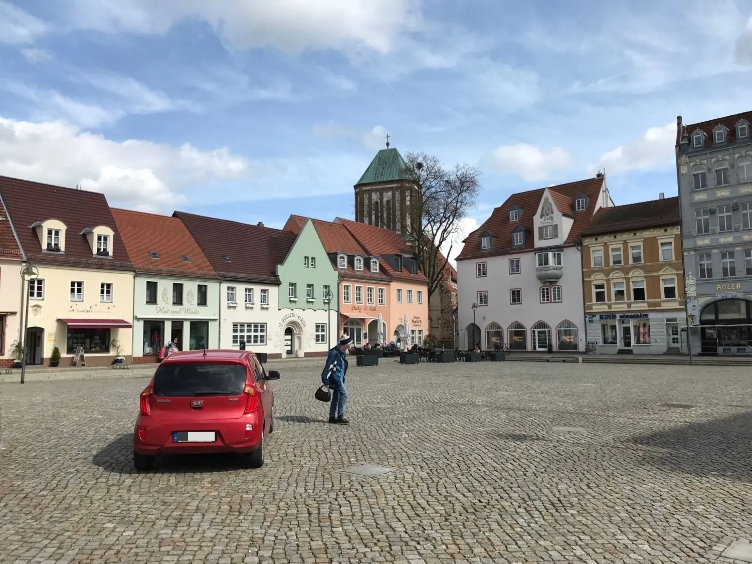 Die Stadt Senftenberg wagt jetzt einen neuen Vorstoß zum Parken auf dem Markt.
