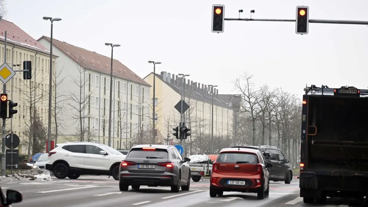 Einer der Unfallschwerpunkte in Cottbus: die Kreuzung Stadtring — Gerhart–Hauptmann–Straße.
Unfallschwerpunkt Kreuzung
Nordring - Gerhart-Hauptmann-Straße