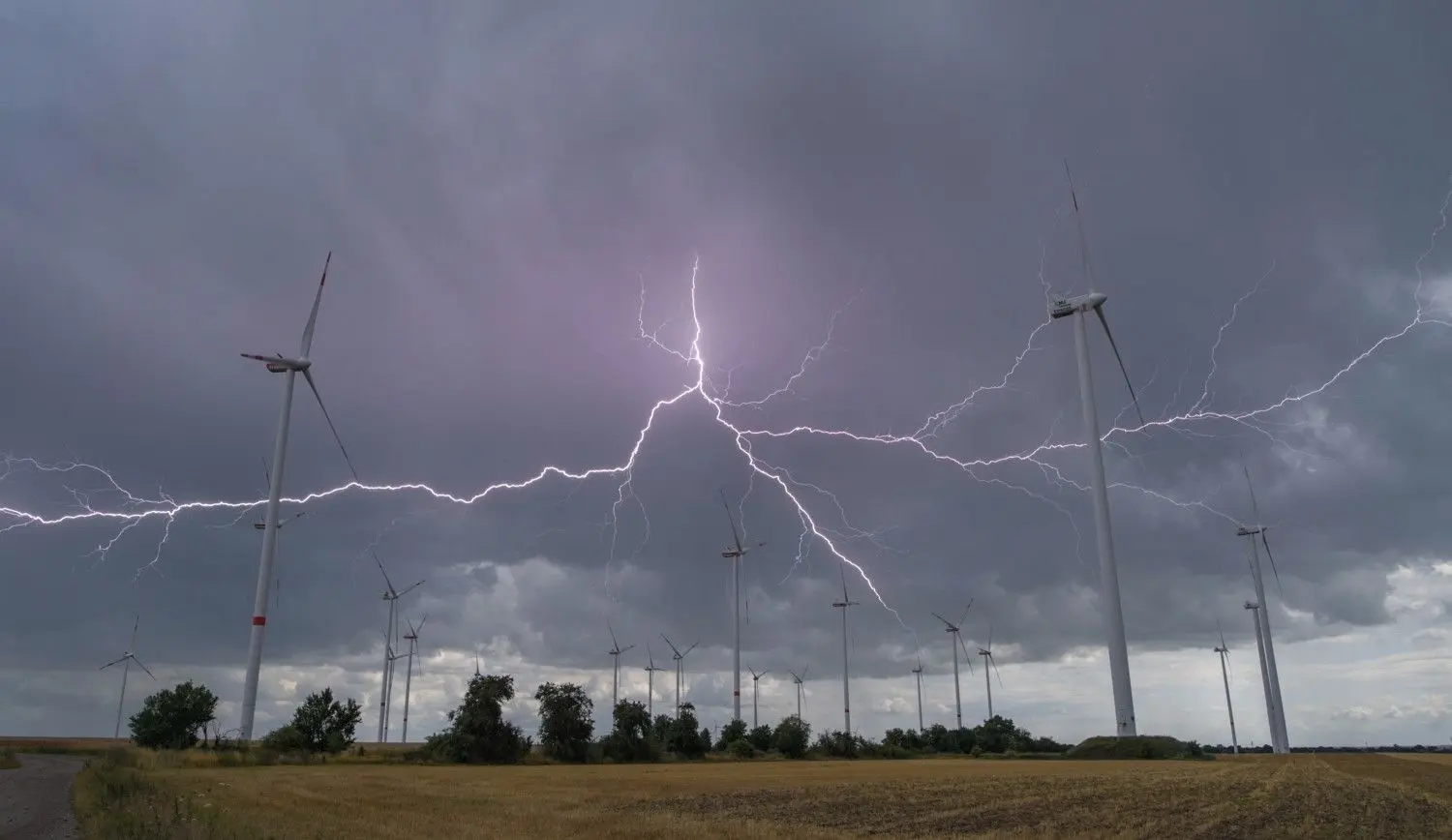 Symbolbild: Die Hiobsbotschaft von Vestas im Jahr 2019 schlug ein wie ein Blitz. Nach dem großen Stellenabbau in Lauchhammer strahlt der neue Werkleiter Rajko Reinhold Zuversicht aus.
