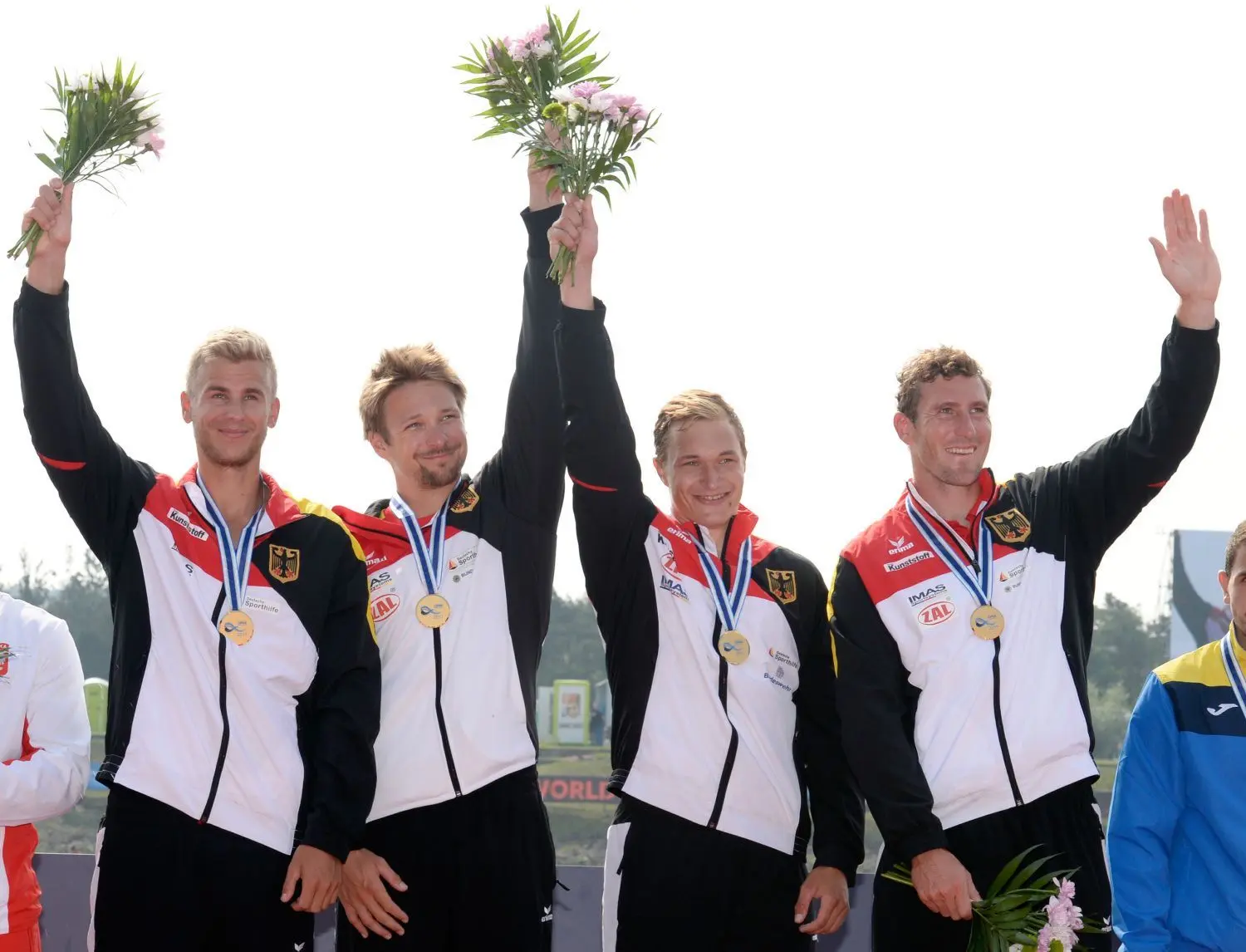 Sein größter Erfolg: 2017 wird Stefan Kiraj (2.v.l.) in Tschechien Weltmeister im Canadier-Vierer über 1000 Meter. Mit dabei: Jan Vandrey (v.l.), Conrad Scheibner und Sebastian Brendel