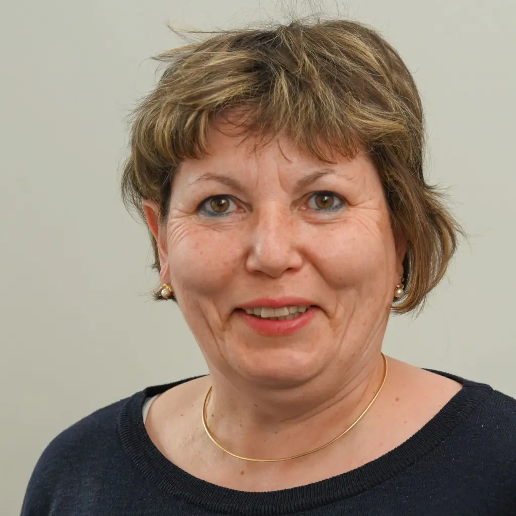 Bild des Autors bzw. der Autorin Regina Weiß