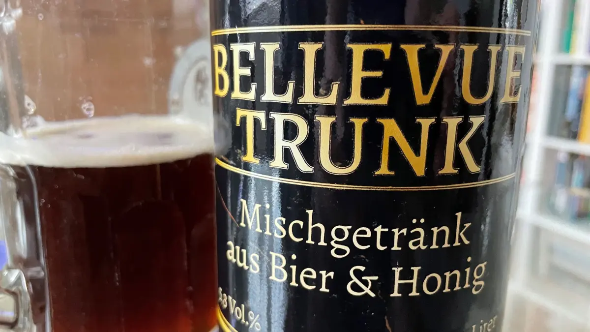 Dieses besondere Bier aus dem Brauhaus Finsterwalde wurde im Präsidialamt Emmanuel Macron, dem Staatspräsidenten der Französischen Republik und Frank-Walter Steinmeier, dem Bundespräsidenten der Bundesrepublik Deutschland kredenzt.